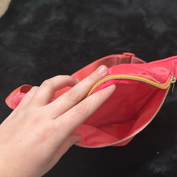 Nuetrogena cross body bag - Picture 3 of 3